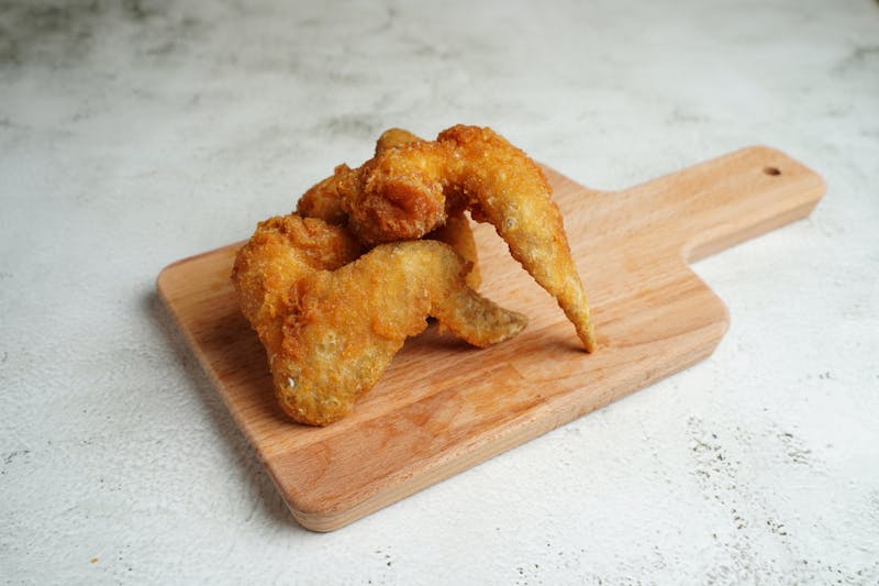 Crispy fried wing basket served fresh